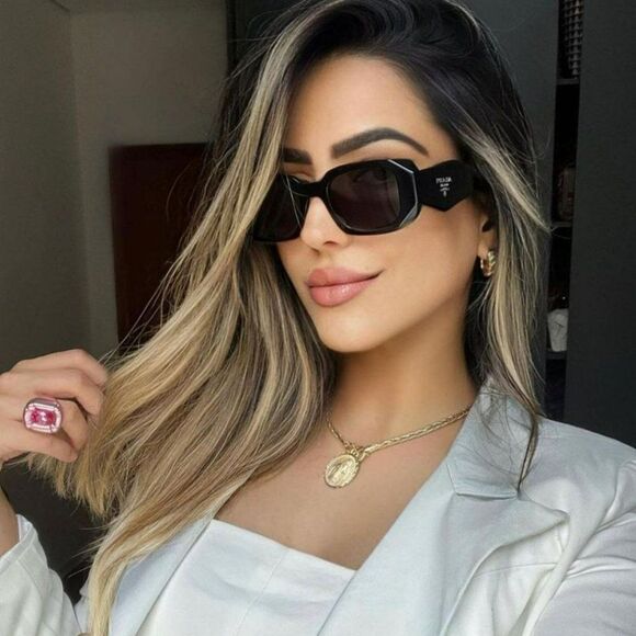 NEW ☀️ Prada PR17WS 1AB5S0 Black Gray Rectangle Unisex Sunglasses - Picture 2 of 12